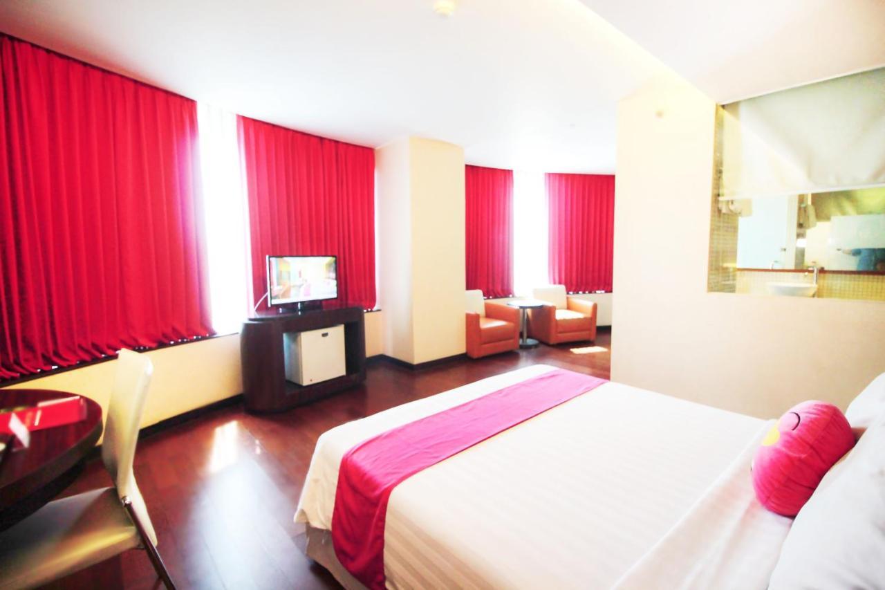 Favehotel Mex Tunjungan 3*