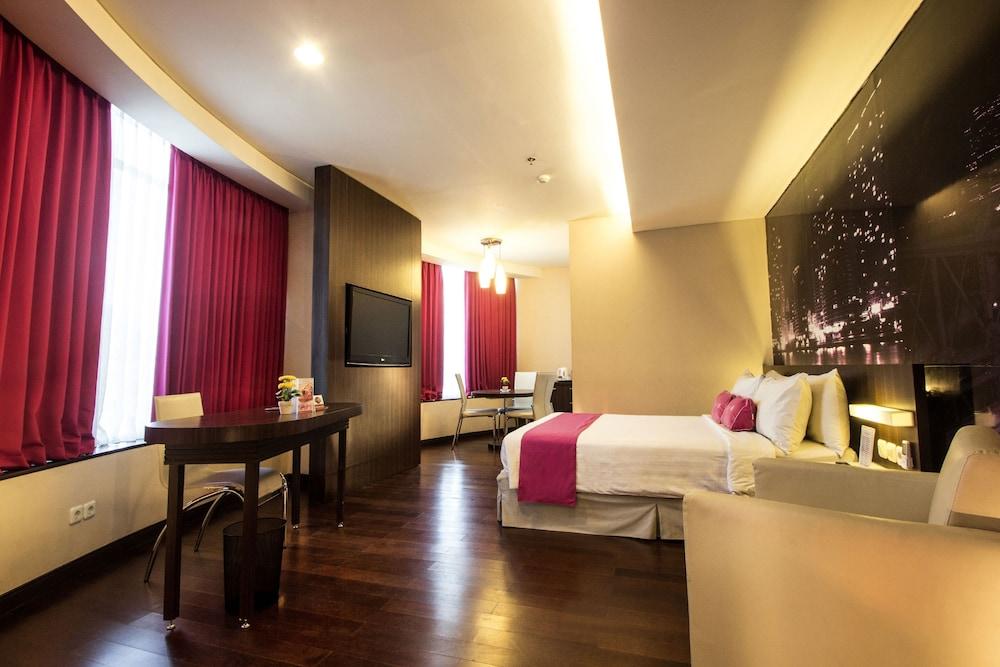 Hotel Favehotel Mex Tunjungan 3*